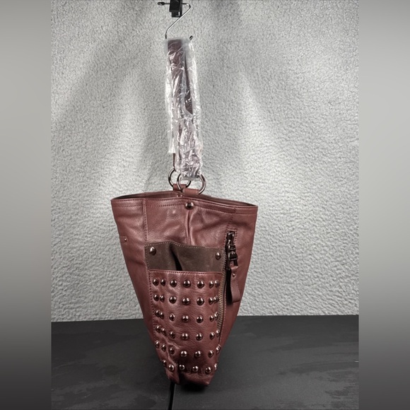 B Makowsky Soft Leather Brown Shoulder/CrossbodyPurse Rosetone Stud Hardware NWT - Picture 6 of 16